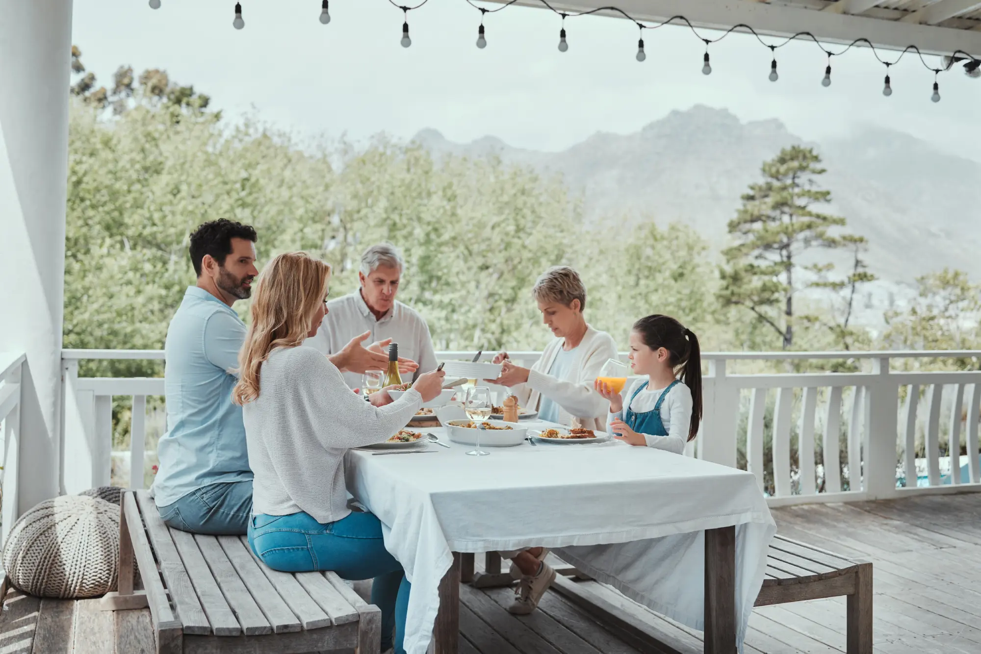 Strange to see how a good dinner and feasting reconciles. Shot of a family having lunch at home